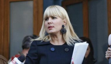 Elena Udrea se pregătește să meargă în vacanță de sărbători. „Țin post, evident. Fac fapte bune, citim Biblia zilnic”
