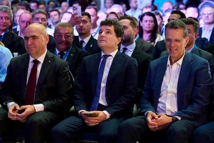 Ministerul Apărării își schimbă șeful după numai câteva luni de mandat FOTO Inquam 