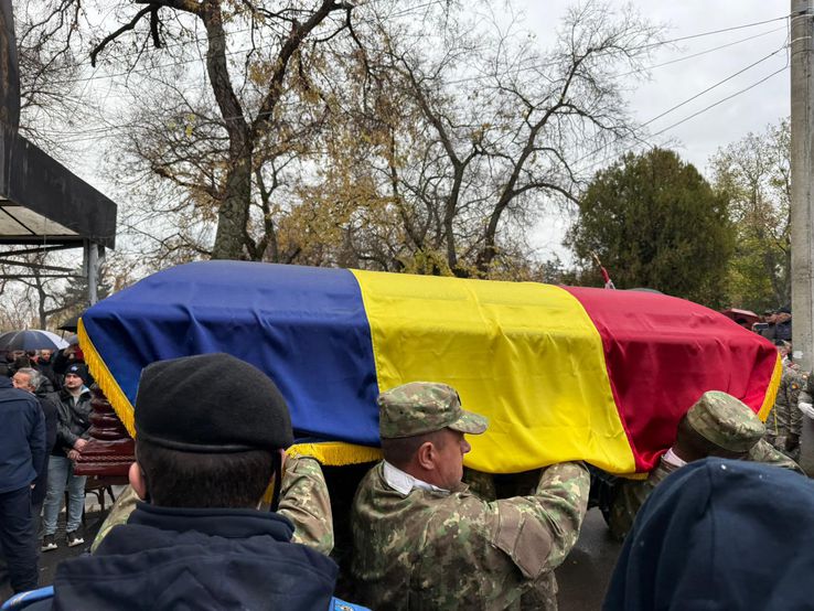 Înmormântarea lui Emeric Ienei // foto: Ionuț Iordache (GSP.ro)