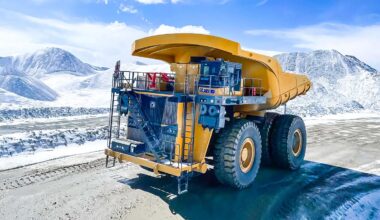 Chinezii de la XCMG vor livra cea mai mare comandă de camioane miniere electrice uriaşe, muşcând simţitor din cota elveţienilor şi germanilor de la Liebherr | PiataAuto.md