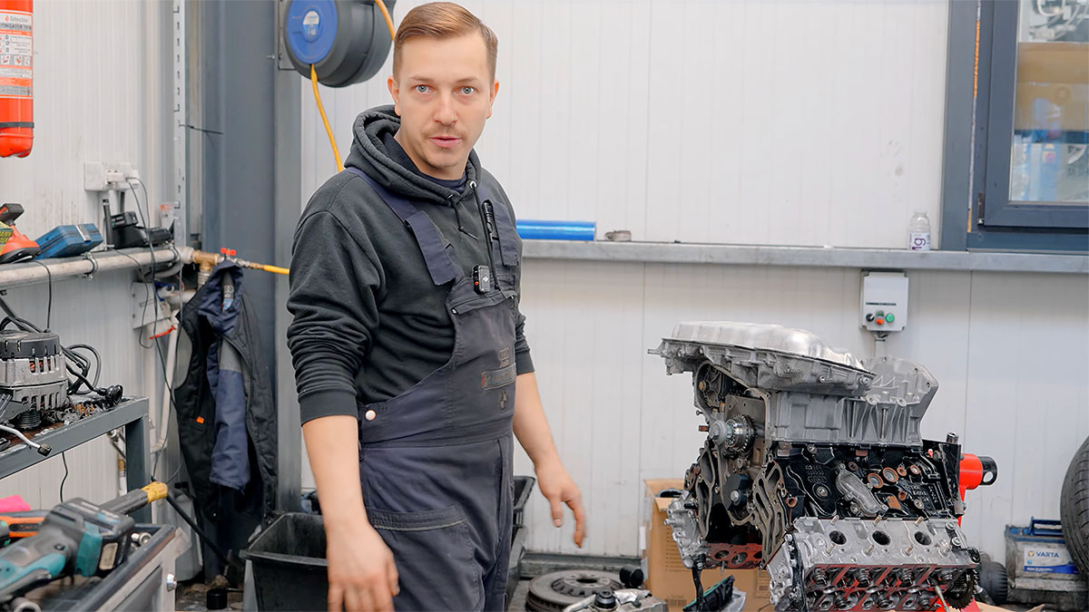 (VIDEO) Un service din România a arătat ce reparaţii a necesitat motorul diesel la un VW Touareg V6 TDI de 120.000 km din cauza uleiului 0W30 şi a schimburilor rare | PiataAuto.md