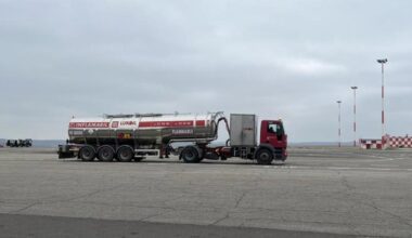 Guvernul preia operațiunea Lukoil la Aeroportul Internațional Chișinău. Cine va furniza kerosen mai departe