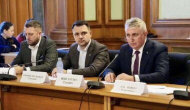 Comisia de transporturi, noi reguli privind trotinetele electrice: Asigurare obligatorie pentru răspundere civilă, conducătorul trebuie să aibă cel puţin 16 ani iar utilizarea căştii de protecţie devine obligatorie, indiferent de vârstă