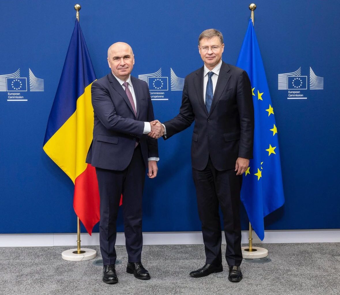România evită suspendarea fondurilor europene. Comisia Europeană confirmă îmbunătățirea situației economice / Reacția premierului Bolojan