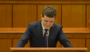 „Nu vă e rușine?”. Parlamentarii opoziției au oprit discursul președintelui Nicușor la fraza despre Ucraina