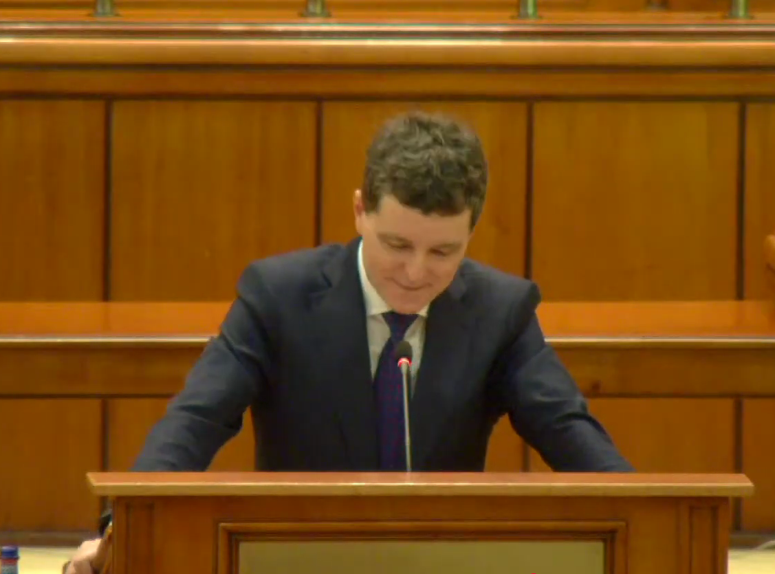 „Nu vă e rușine?”. Parlamentarii opoziției au oprit discursul președintelui Nicușor la fraza despre Ucraina