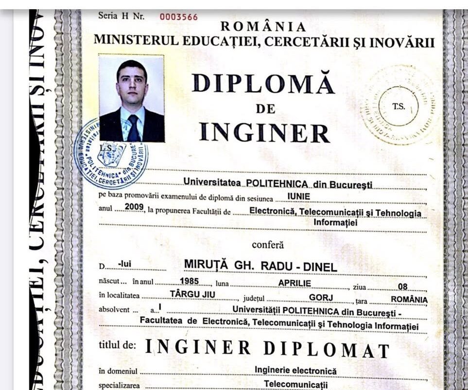 Ministrul Economiei îşi publică diplomele