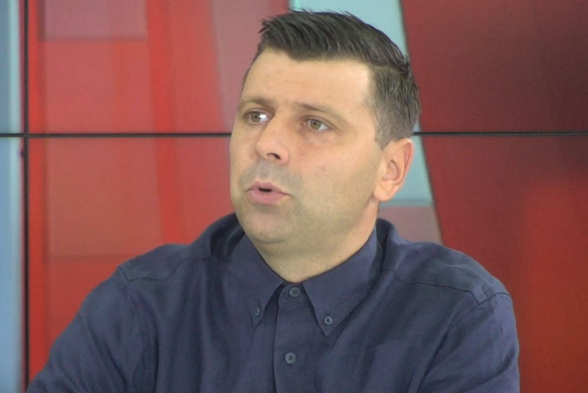 „La pușcărie! Eu îi dădeam cu ghetele în cap”