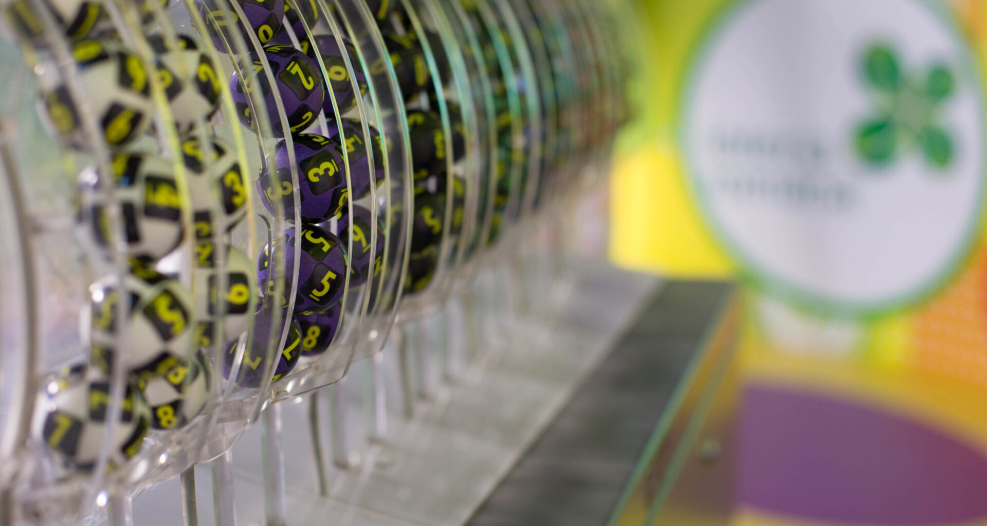 A fost câştigat marele premiu la Loto 6/49 în valoare de 9,66 milioane de euro. Numerele câştigătoare