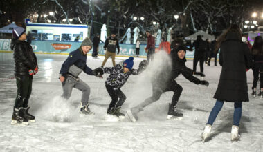 Când începe și pe ce dată revin elevii la școală