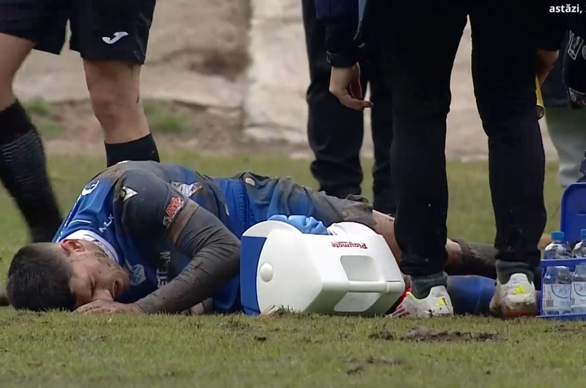 Mai rău ca la amatori » Încă un meci de Liga 2 jucat pe „câmp”: imagini SCANDALOASE