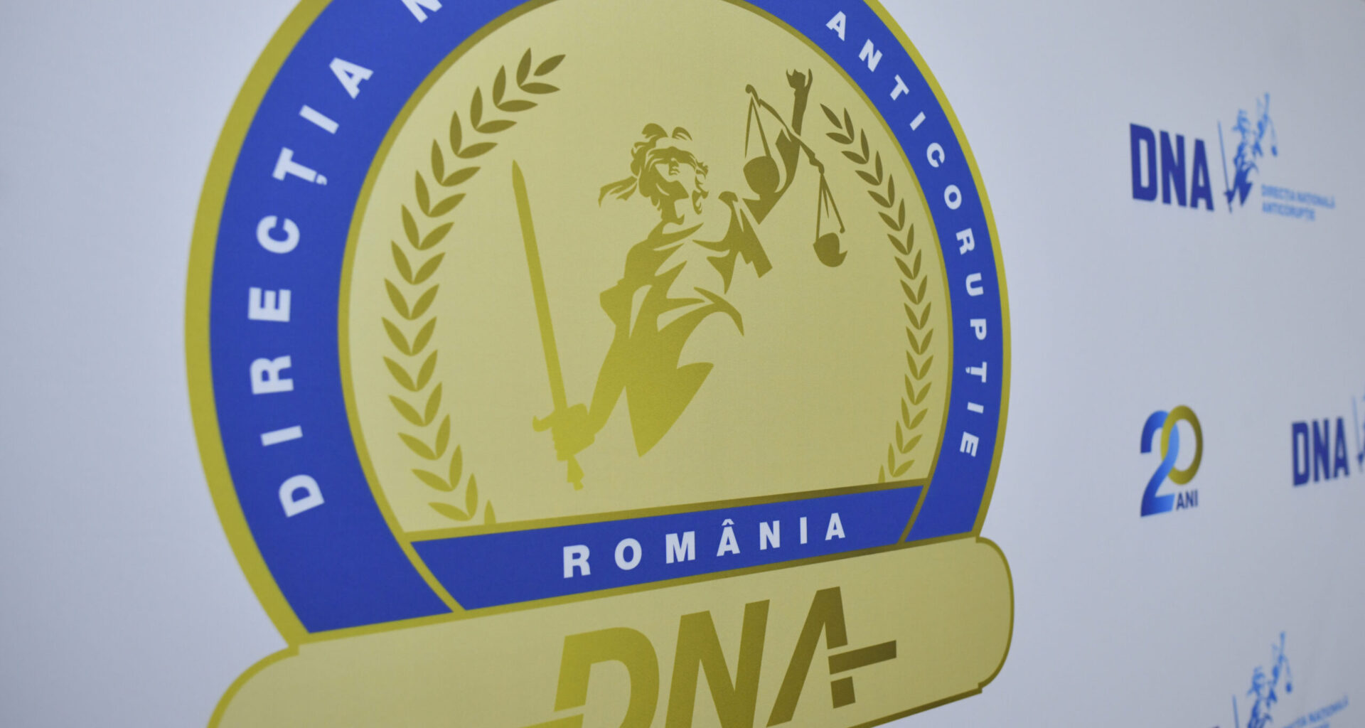 Primar acuzat că și-a construit casă de 50.000 de euro din mită și a vândut-o cu 150.000 de euro