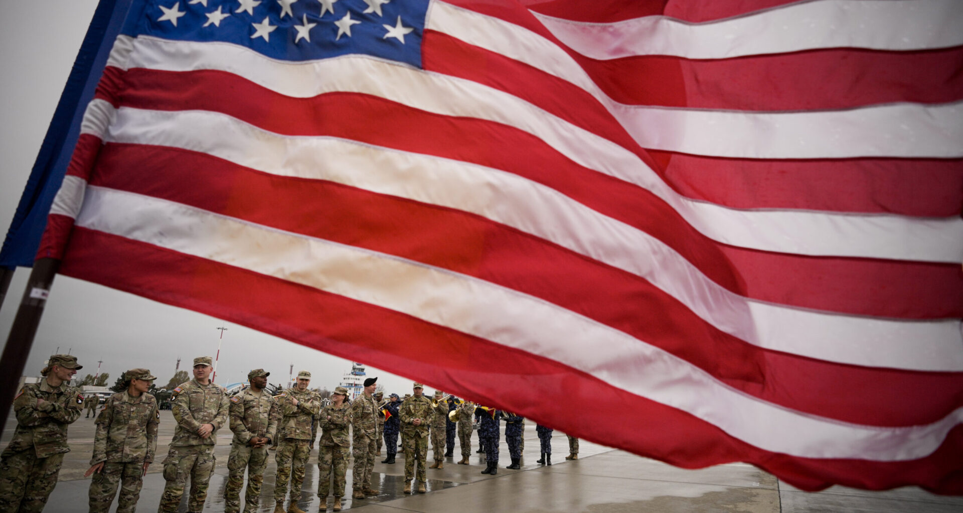 România cere Statelor Unite ale Americii să „anuleze” retragerea trupelor