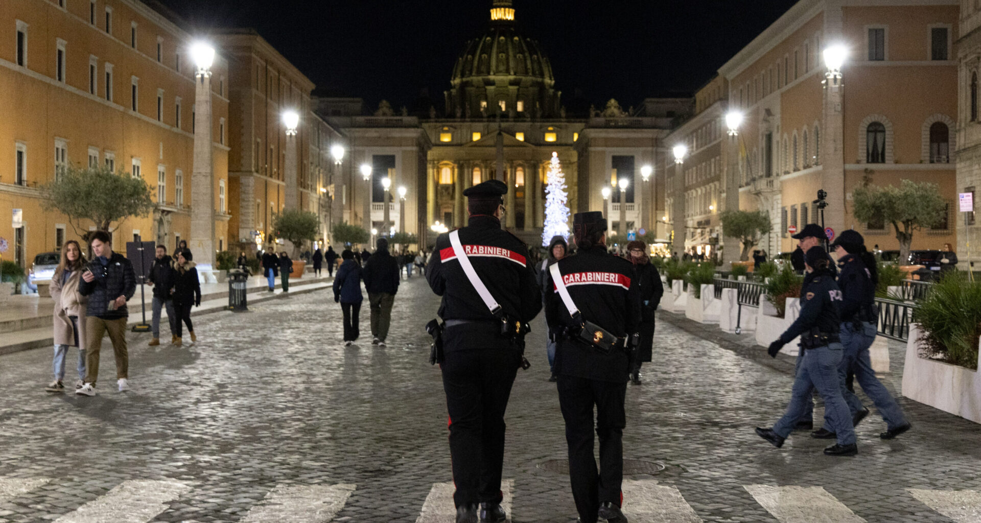 „Dacă nu mă arestați, o voi ucide pe soția mea”. Un italian cere să fie arestat