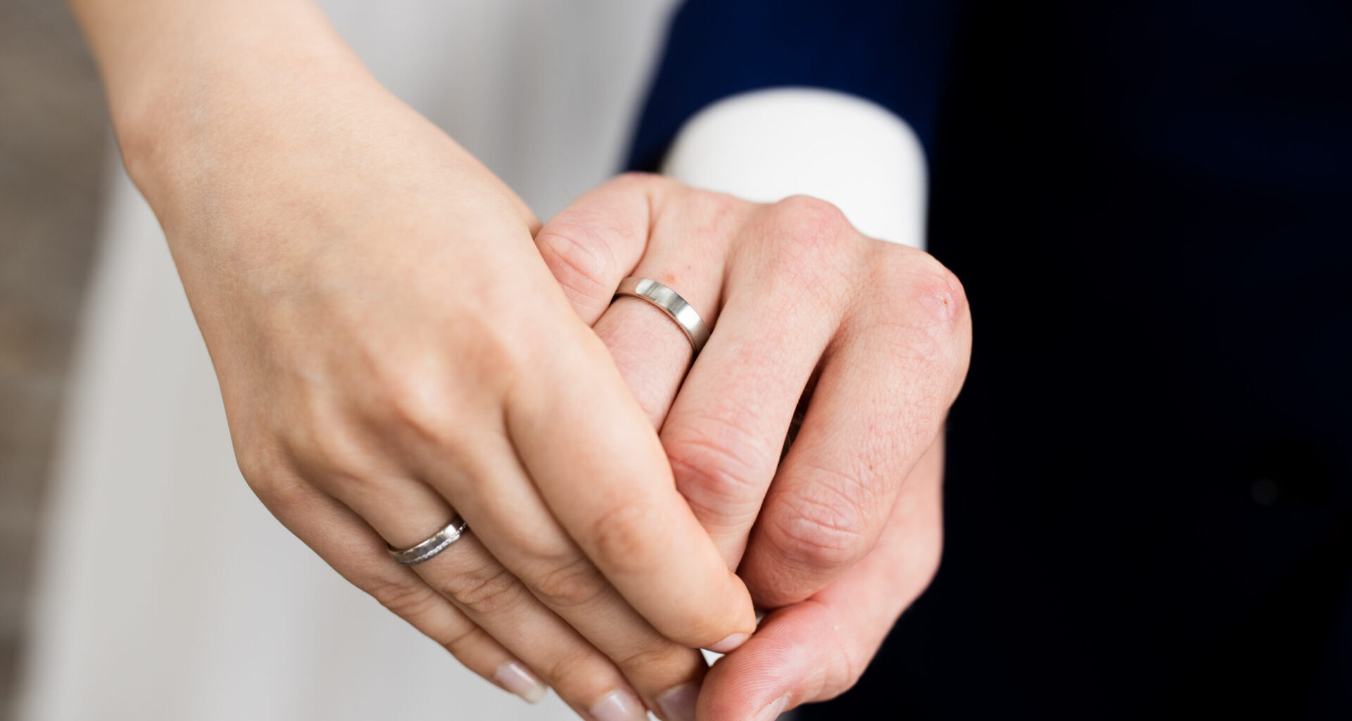 În cazul unui divorț, soția își va putea păstra numele din timpul căsătoriei