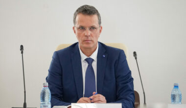 „Este responsabil cu dezvoltarea curling-ului”