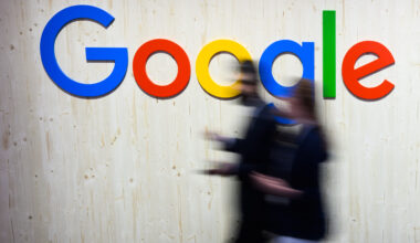 Google vă spionează e-mailurile pentru a-și antrena modelele AI. Cum puteți dezactiva funcția