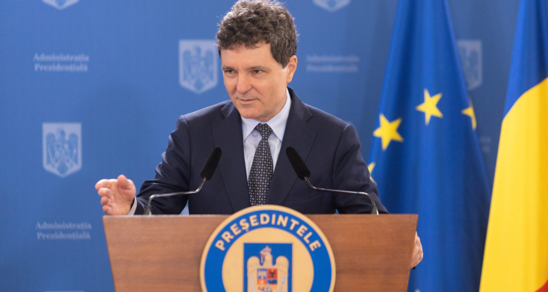 Nicuşor Dan atacă la CCR modificările aduse Legii energiei electrice şi a gazelor naturale