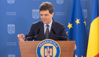 Nicuşor Dan atacă la CCR modificările aduse Legii energiei electrice şi a gazelor naturale