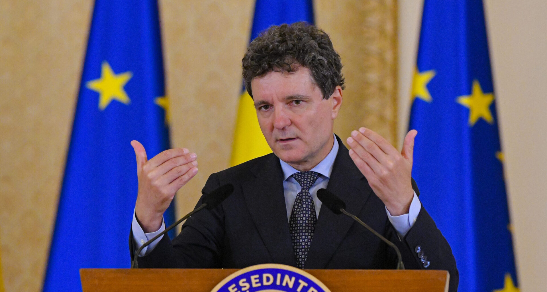 Nicușor Dan vrea salarizare unitară. Oamenii pleacă și de la Administrația Prezidențială