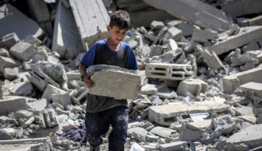 Peste 10.000 de palestinieni, îngropați sub dărâmături în Fâșia Gaza