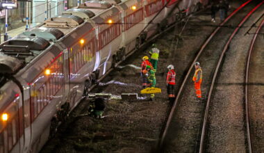 Bărbat acuzat de 11 tentative de omor după atacul cu cuțitul din tren. Incidentul a șocat întreaga țară.