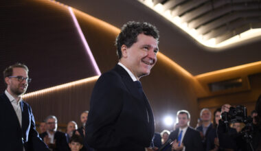 Nicușor Dan a izbucnit în râs când a fost întrebat despre o posibilă desemnare a lui Călin Georgescu ca premier