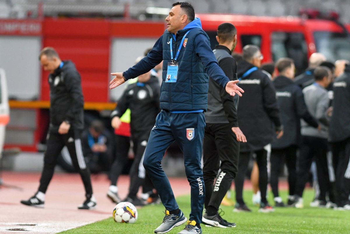 Ca și DEMIS din Liga 2 » Fostul antrenor de la FCSB, gata să-i ia locul
