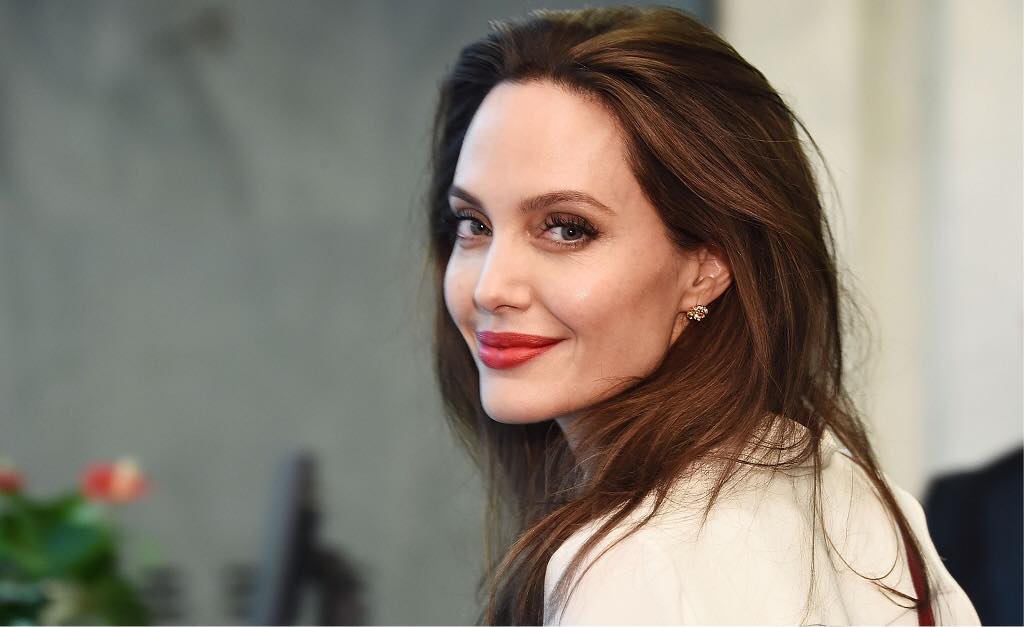 Angelina Jolie a vizitat linia frontului din Herson, Ucraina