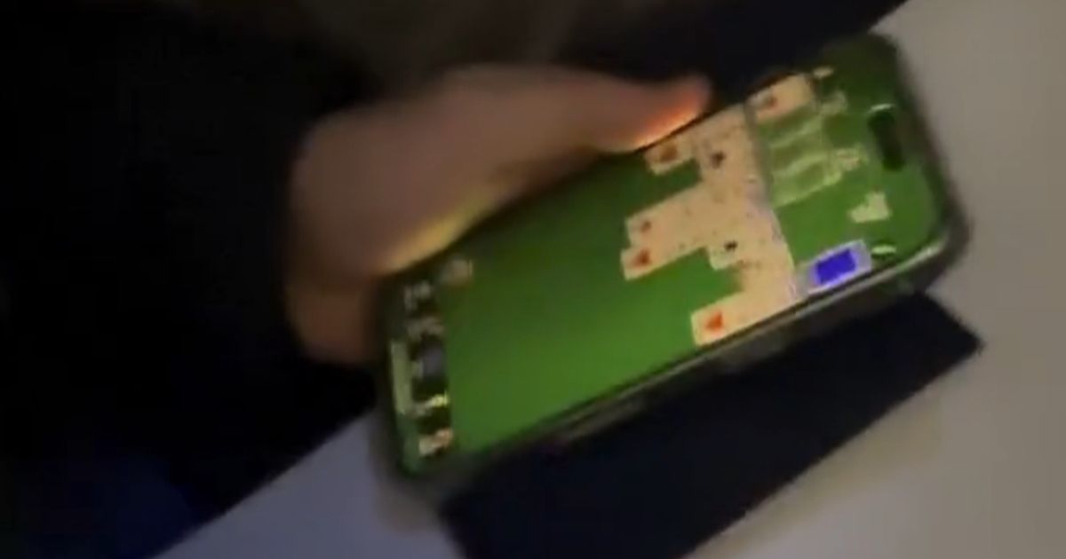 „De gheață!”/ Ce se juca Bajraktarevic pe telefon, după golul contra României + ironia fanilor bosniaci: „Au fost distruși chiar de un jucător din Srebrenica”