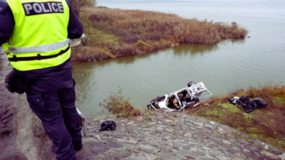 Bulgarii cer arestarea preventivă a românului care a făcut accident când fugea de poliție. Șase oameni au murit după ce vehiculul condus de român a căzut într-un lac