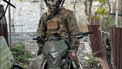 Ca în „Mad Max”. Imagini tulburătoare cu trupe ruse avansând prin ceață într-o coloană de vehicule avariate