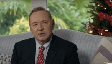 Actorul Kevin Spacey spune că este fără adăpost și locuiește în hoteluri / Crede că va reveni la Hollywood dacă Scorsese sau Tarantino l-ar suna / Duminică a cântat într-un club de noapte în Cipru