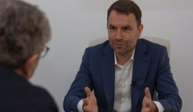 Ziua și sondajul pentru alegerile din Capitală - Drulă revine în top 3, dar Anca Alexandrescu îi suflă în ceafă