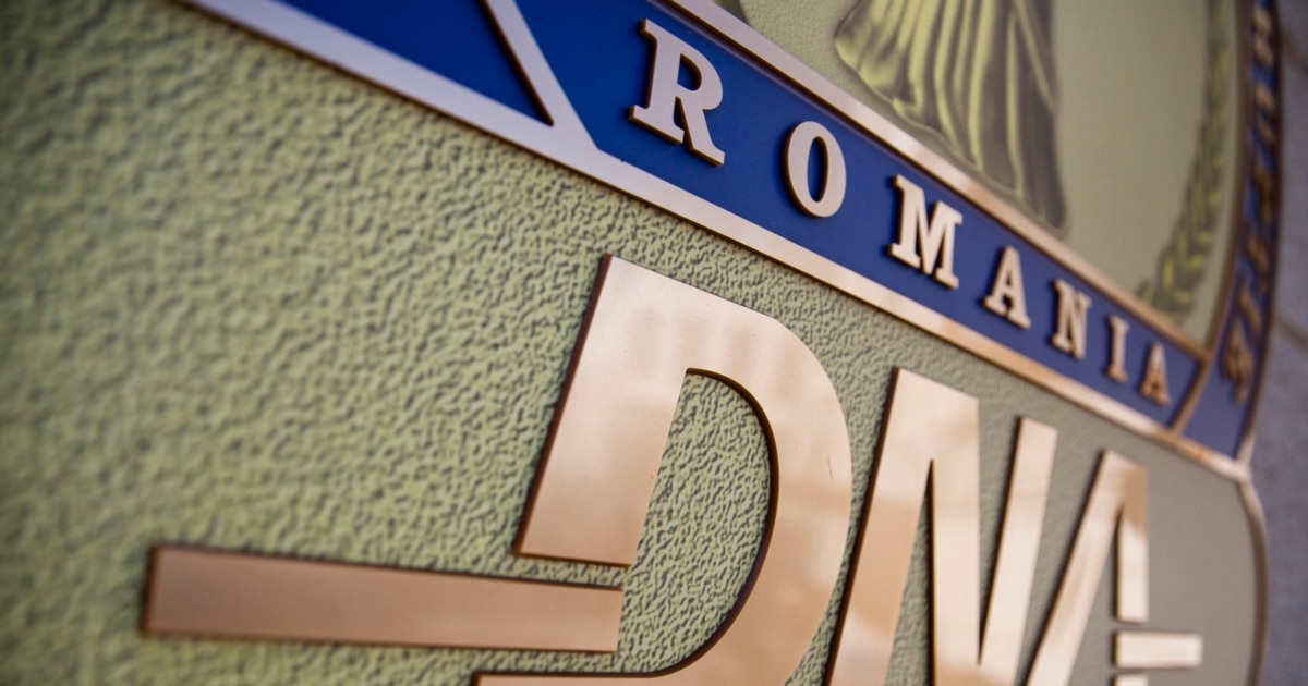 Afaceristul Fănel Bogos, arestat preventiv. Șeful PNL Vaslui, care l-a dus în audiență la premier, sub control judiciar. Ce spune Bolojan