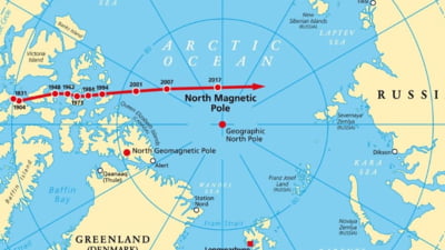 Fenomen neobișnuit observat de britanici: Polul Nord magnetic se îndreaptă accelerat spre o direcție ciudată VIDEO