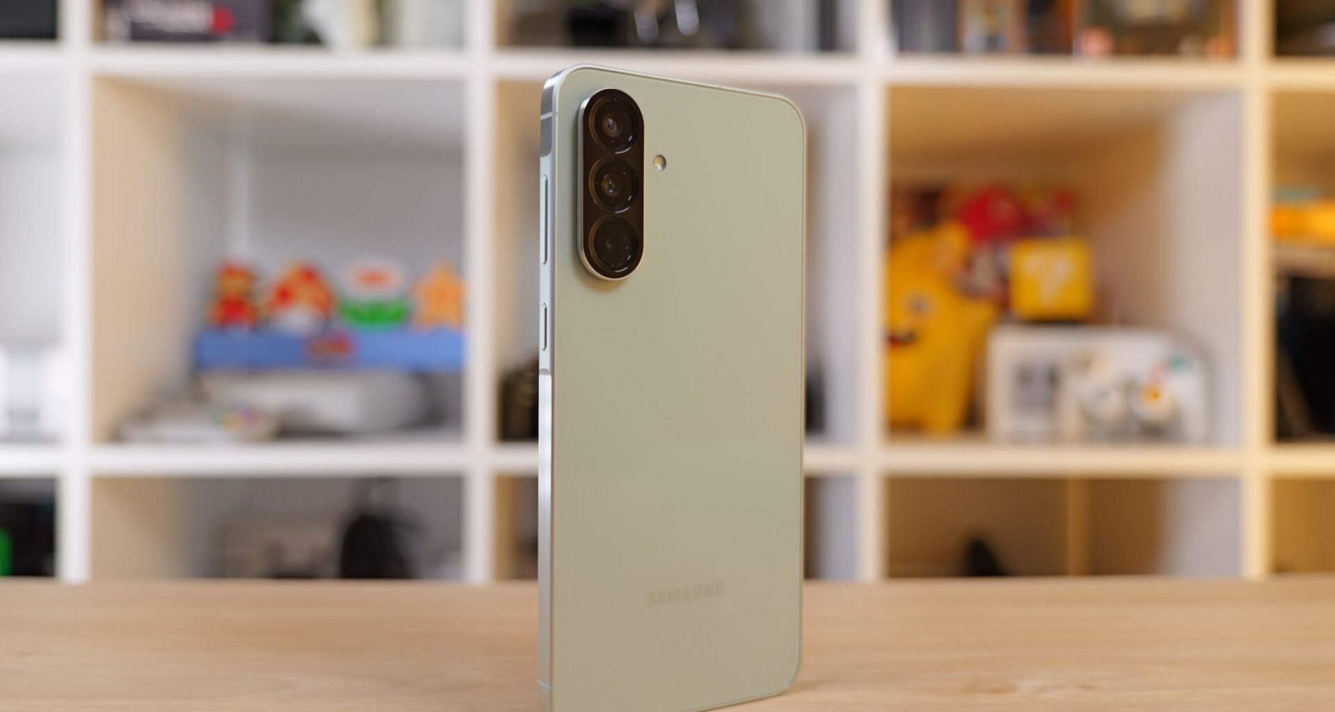 Galaxy A57 este menționat în firmware de test, sugerând un stadiu avansat de dezvoltare