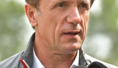 Gică Popescu, investiție uriașă. FOTO. Fostul fotbalist a inaugurat complexul comercial din Hunedoara