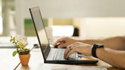 Google Drive primește o super funcție. PDF-urile pot fi transformate în rezumate audio ca un podcast