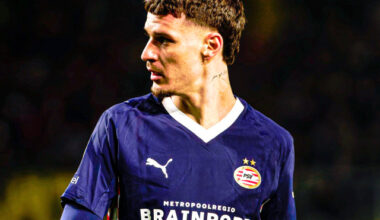 Dennis Man, huiduit la fiecare atingere de balon! Cum l-au numit