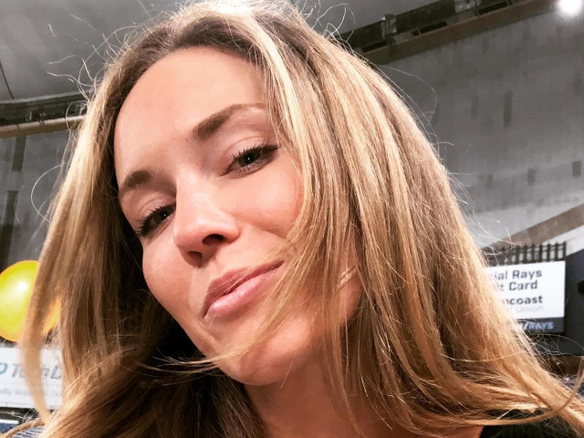 Milionara umilită de o româncă și-a deschis cont pe o aplicație de dating: "Vreau doar să cresc găini!"