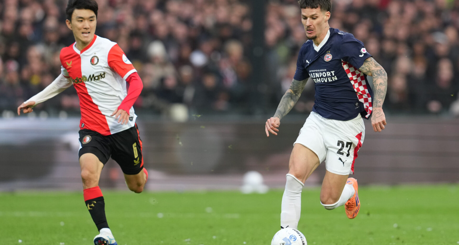 Dennis Man, huiduit în Olanda, la fiecare atingere de balon. Cum l-a numit presa batavă