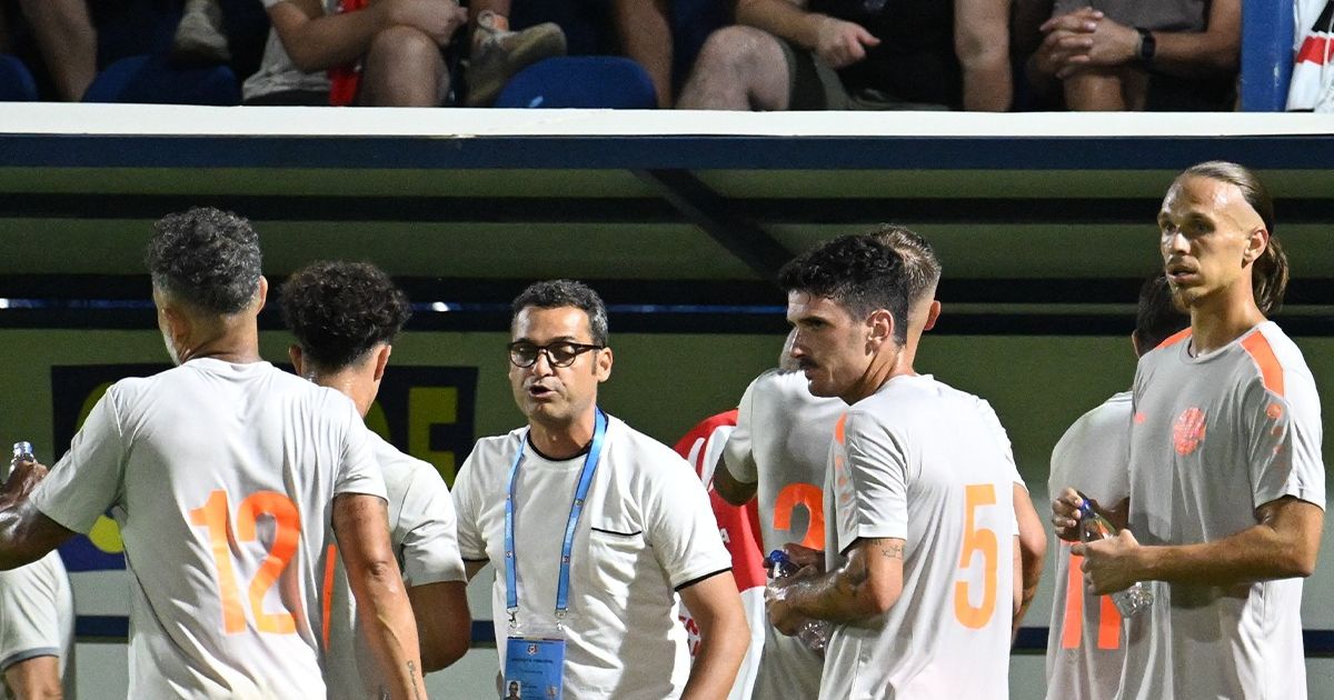 Cutremur în Liga 1. Mai mulți fotbaliști ai unei nou-promovate ar fi pariat sume IMENSE pe meciurile propriei echipe