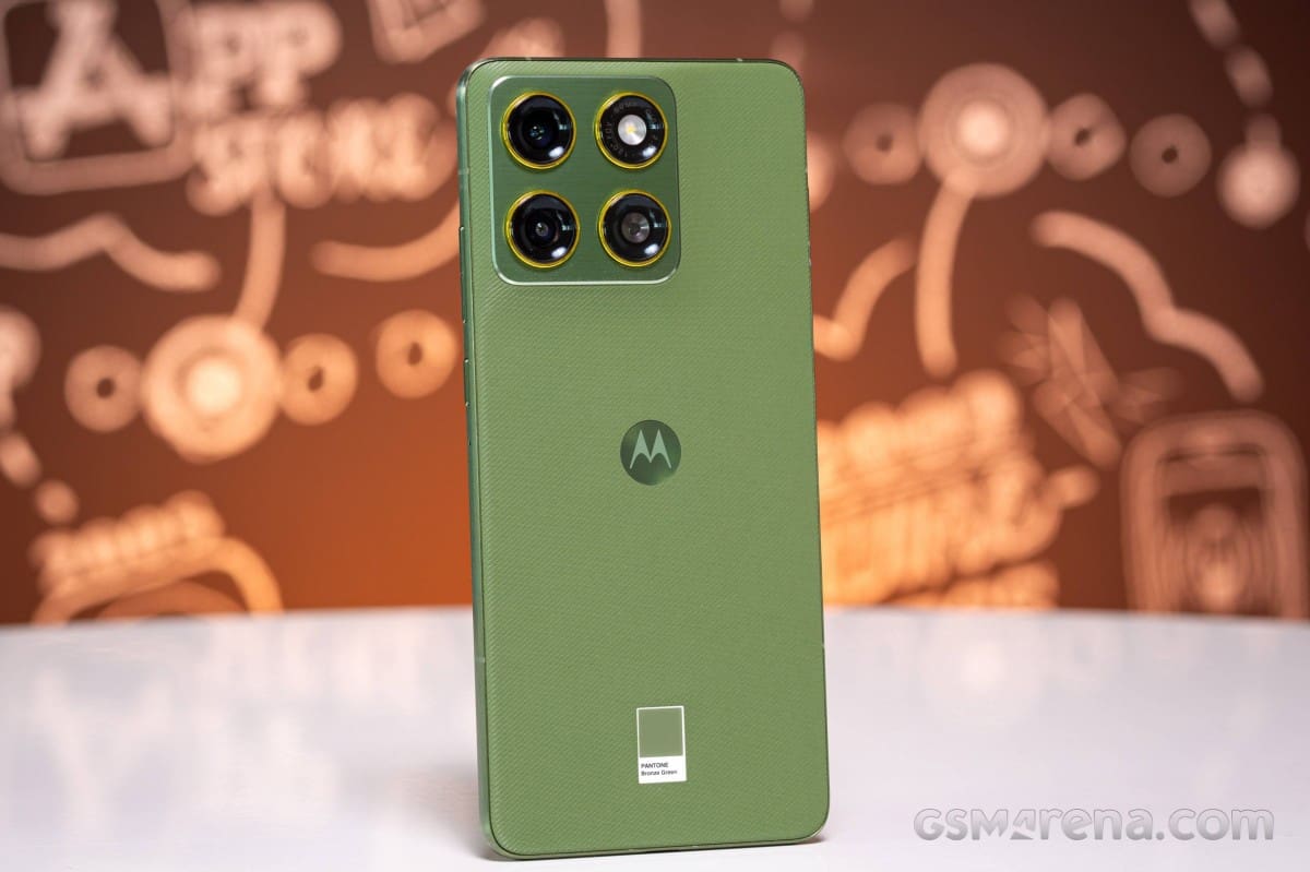 Un smartphone Motorola cu numele de cod „Urus” aduce procesorul Snapdragon 8 Gen 5