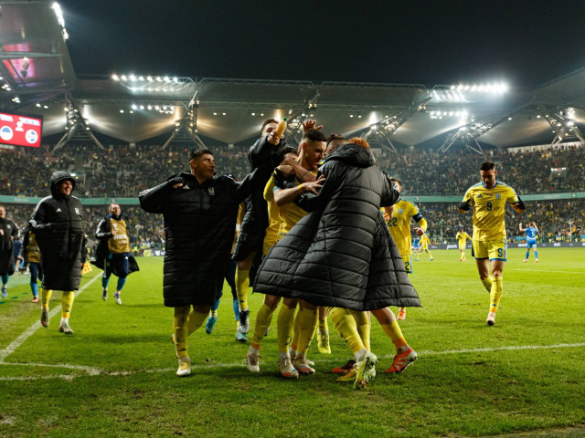 ”Se prăbușește în urna a treia”