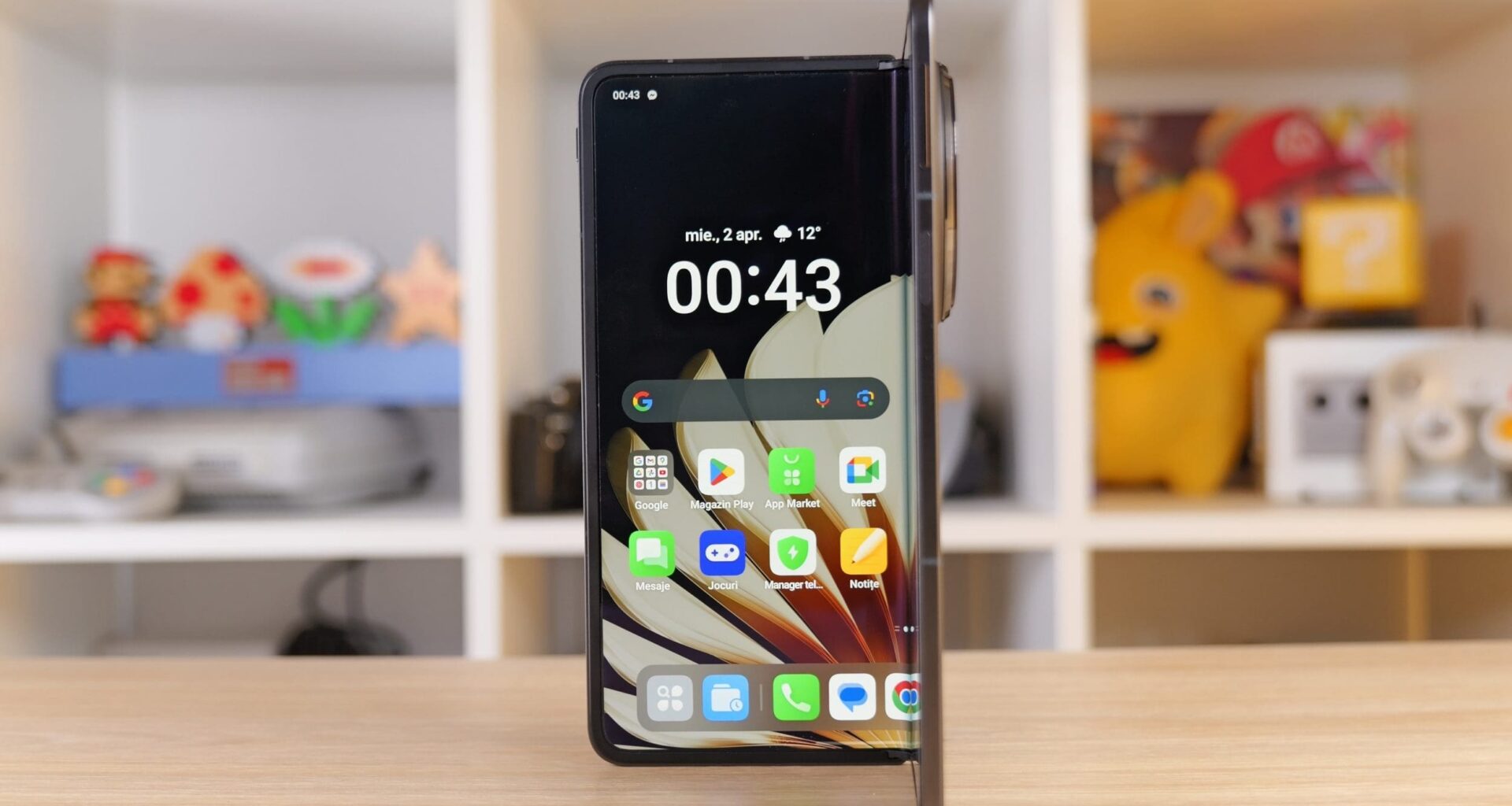 Pliabilul Oppo Find N6 promite să fie mai subțire și mai ușor decât un telefon „tradițional”