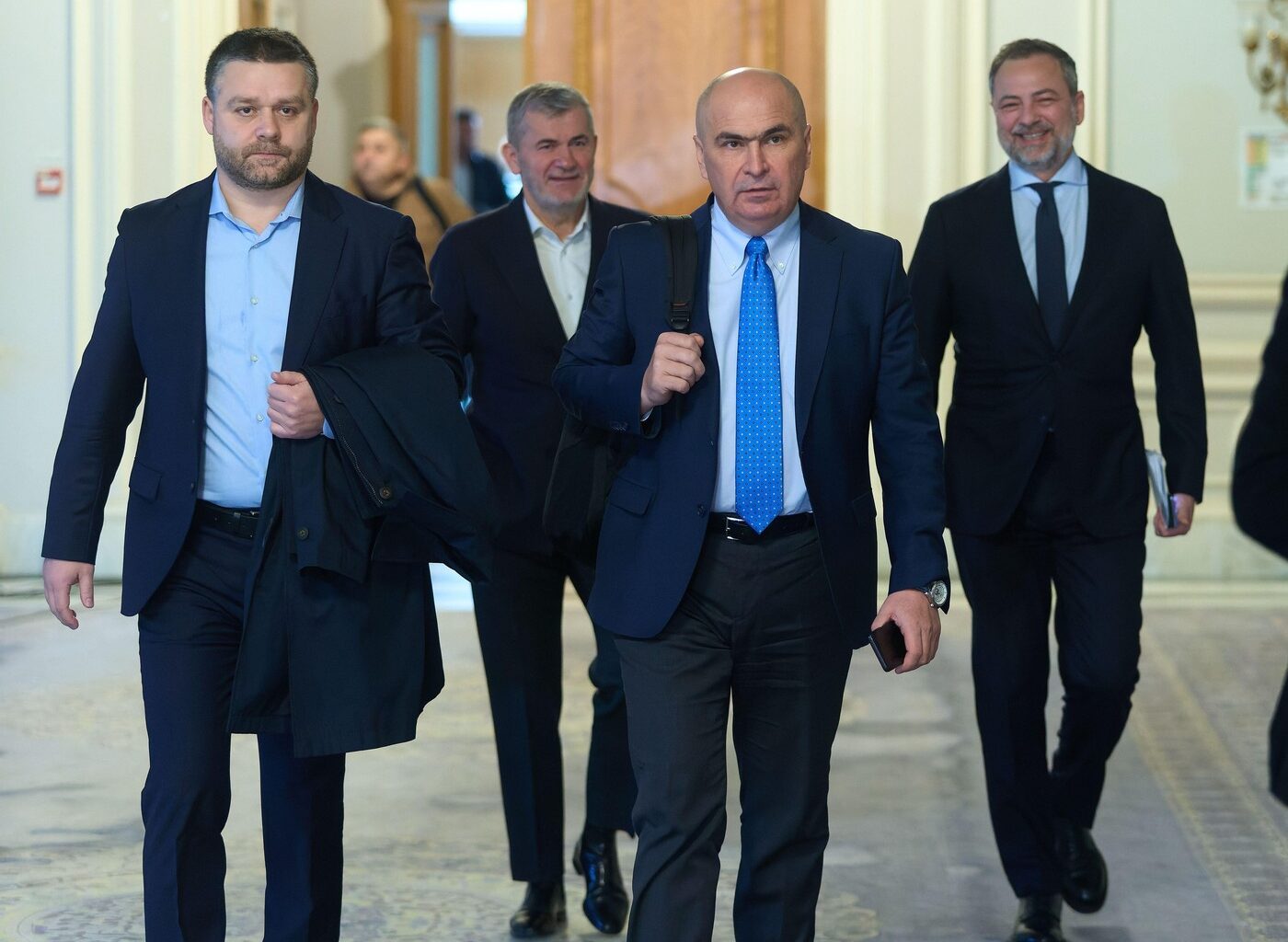 Patronul din Superliga care apare în anturajul lui Ilie Bolojan anunță alianța de forță din care FCSB și Gigi Becali sunt excluși