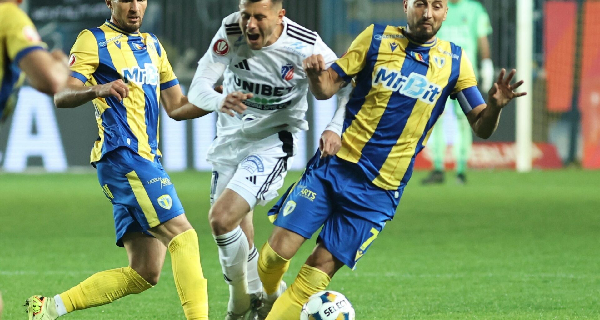 Petrolul Ploiești - FC Botoșani 0-0, Live Text Online, în etapa 15 din Superliga. A început partida!