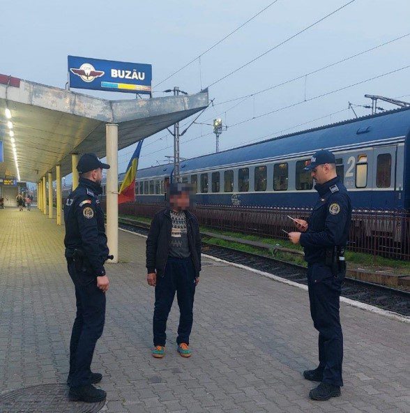 Polițiști și feroviari au făcut controale la calea ferată