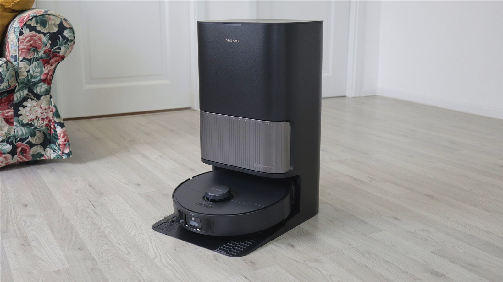 Robot de aspirare cu mop Dreame L40s Pro Ultra - review